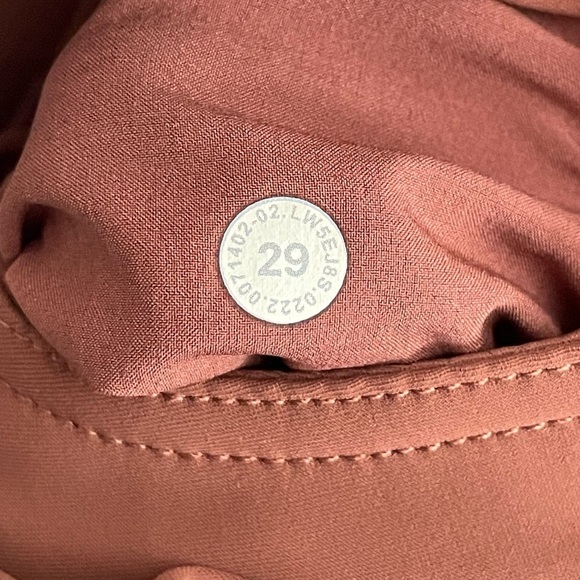 Lululemon City Sleek Slim-Fit 5 Pocket High-Rise Pant
Ancient Copper  size 29 - Picture 11 of 11